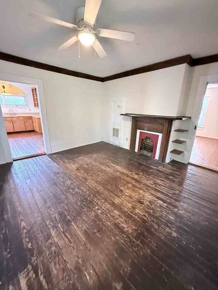 135 Cohen St - Photo 3 of 10