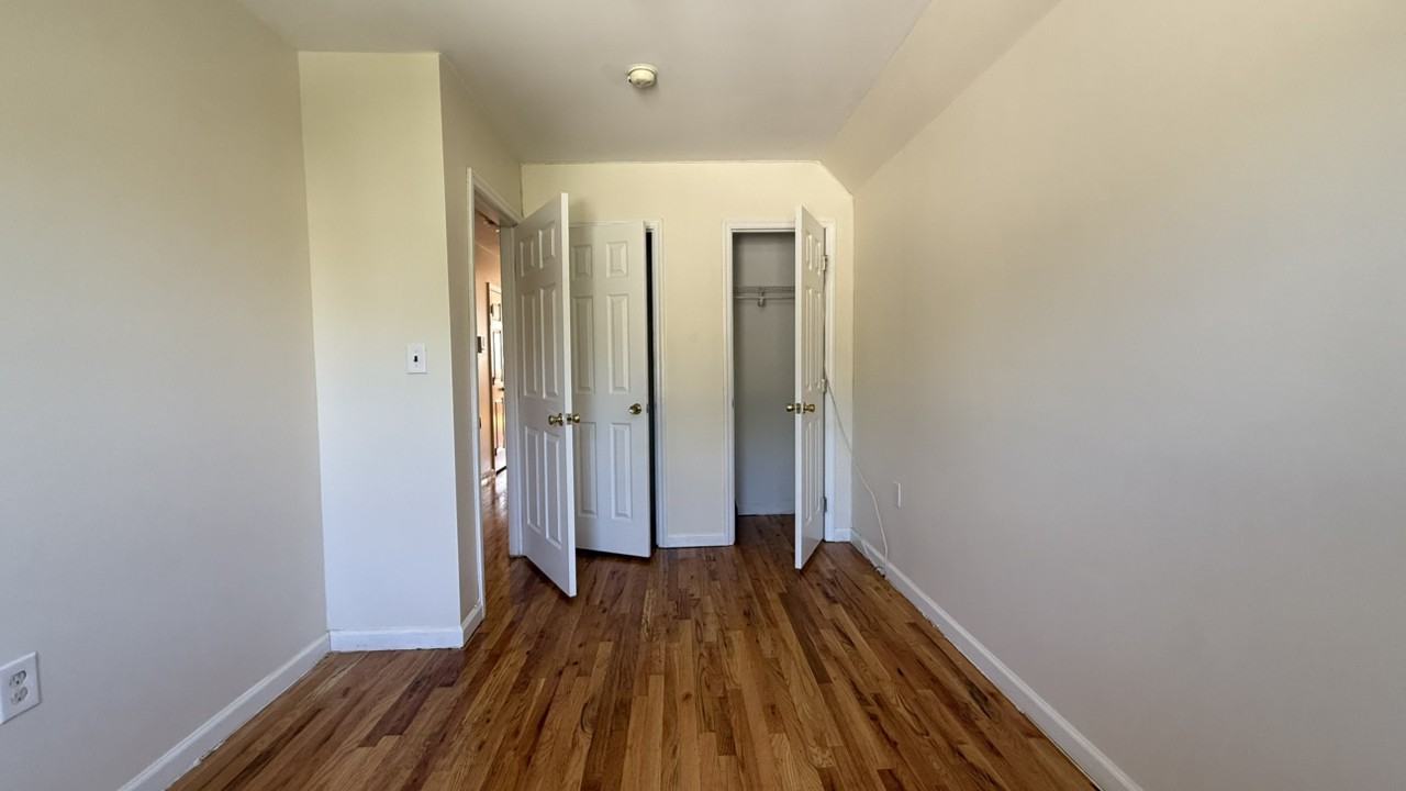 Gillespie Ave - Photo 4 of 11