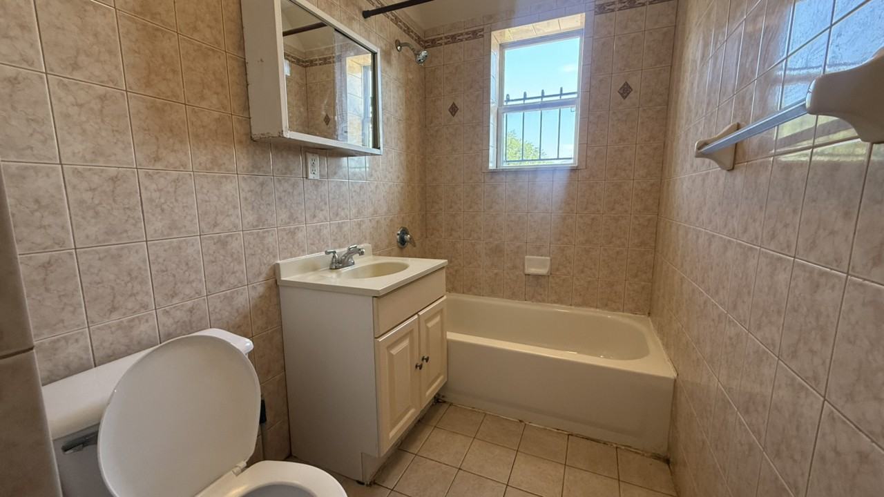 Gillespie Ave - Photo 5 of 11