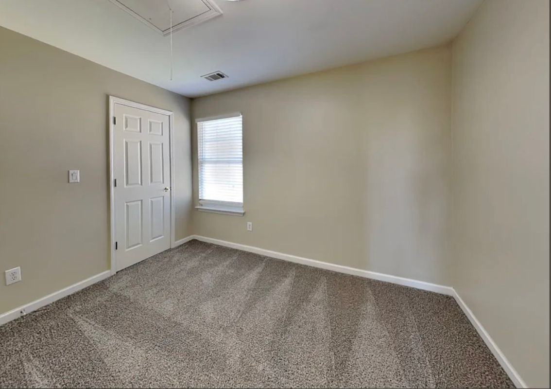 2517 Stein St - Photo 3 of 8