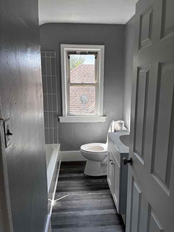 15054 Freeland St - Photo 5 of 11