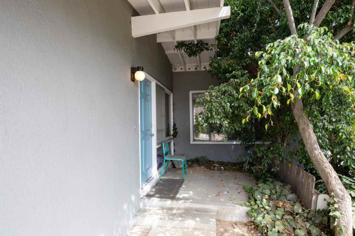 8357 Elsmore Dr - Photo 4 of 35