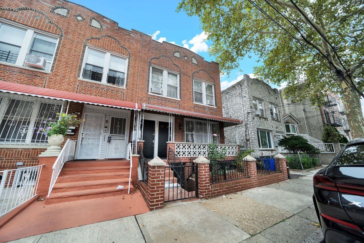 251 E 46th St ##1a