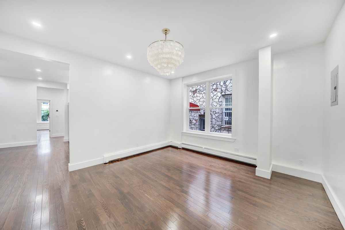 251 E 46th St ##1a - Photo 5 of 23