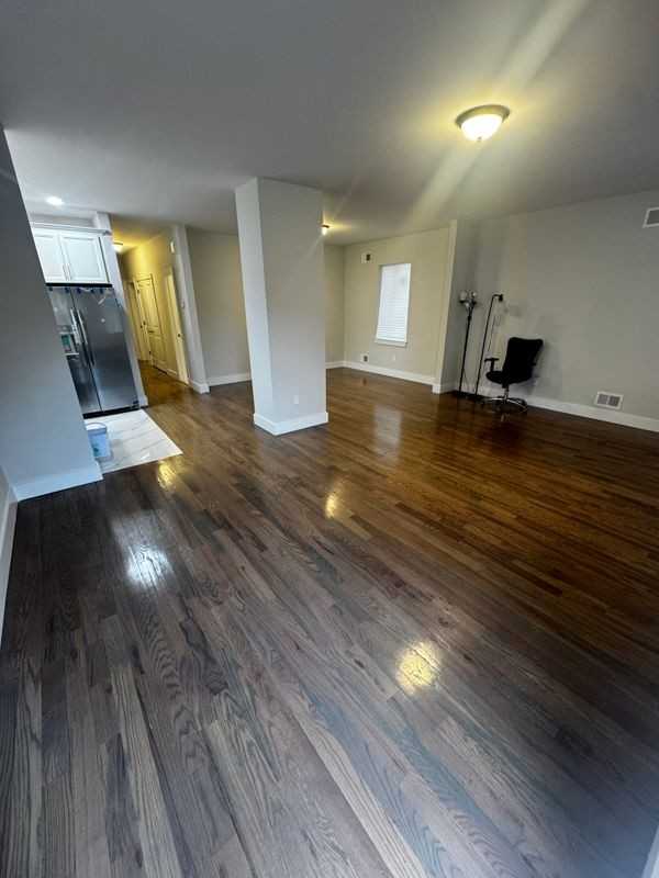 152 Parkwood Ave ##1 - Photo 3 of 26