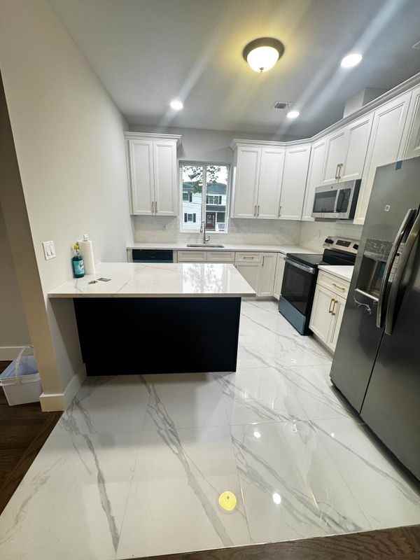 152 Parkwood Ave ##1 - Photo 5 of 26
