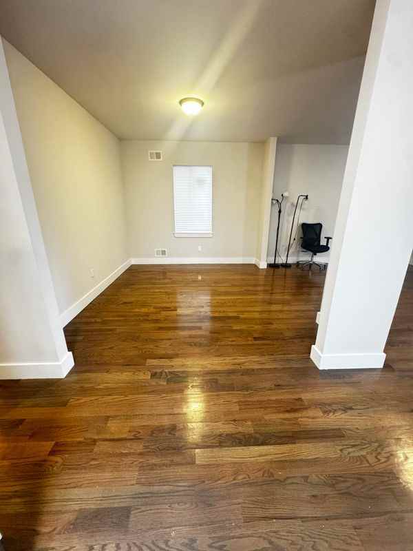 152 Parkwood Ave ##1 - Photo 6 of 26