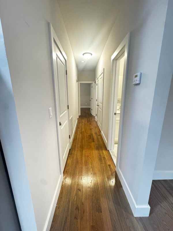 152 Parkwood Ave ##1 - Photo 7 of 26