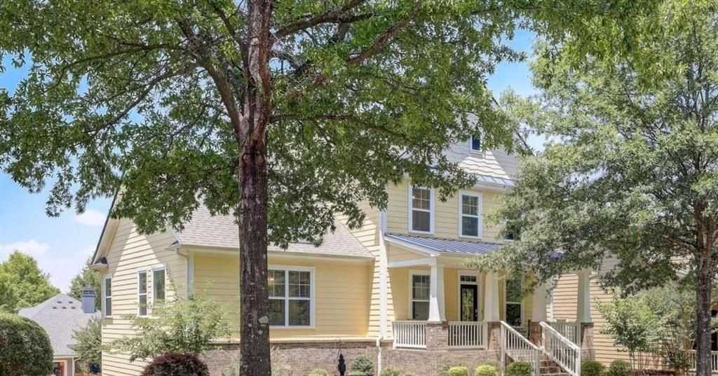 3298 Darby Dr - Photo 3 of 23