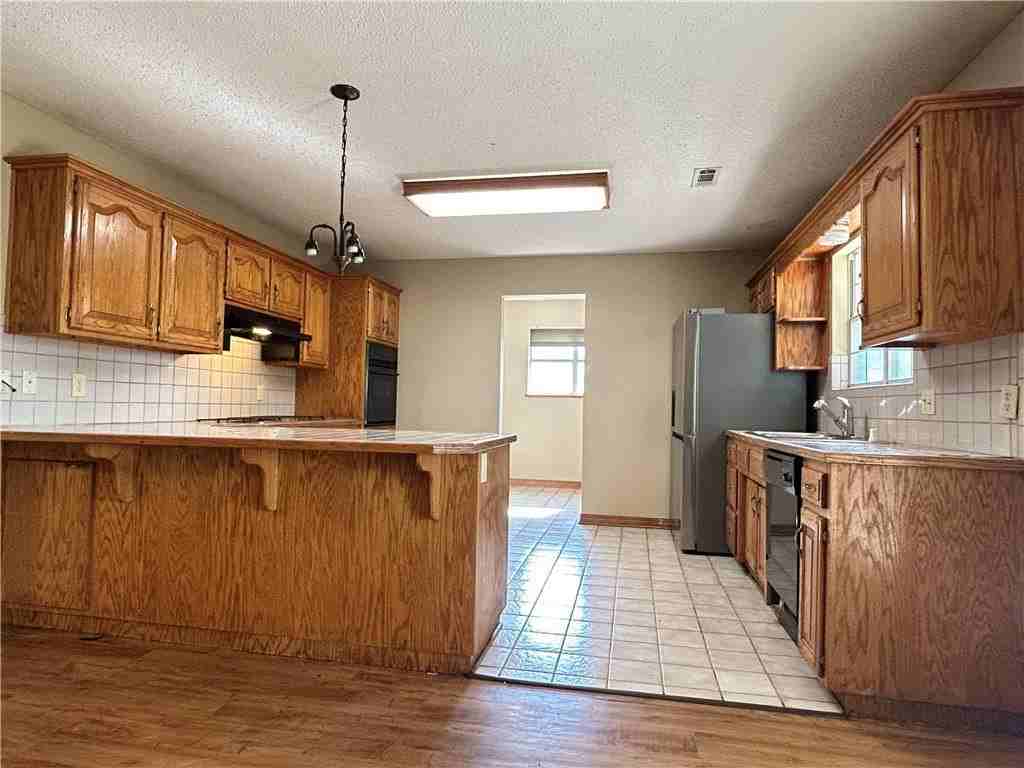 2905 Falcon Rd - Photo 2 of 17