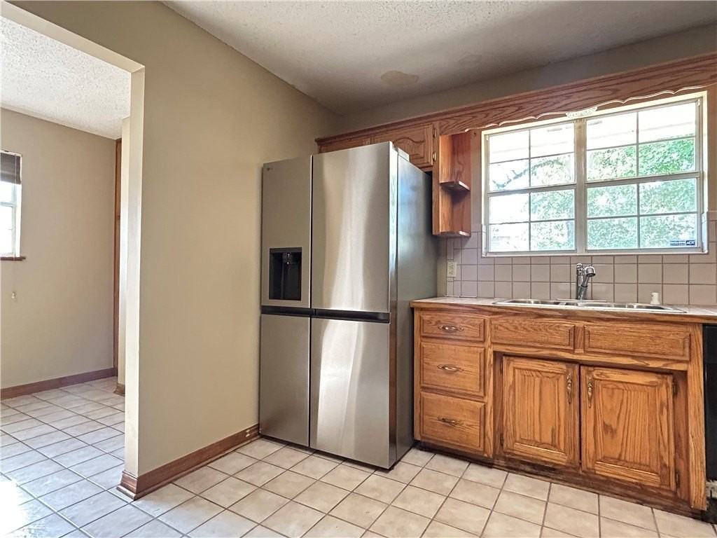2905 Falcon Rd - Photo 3 of 17