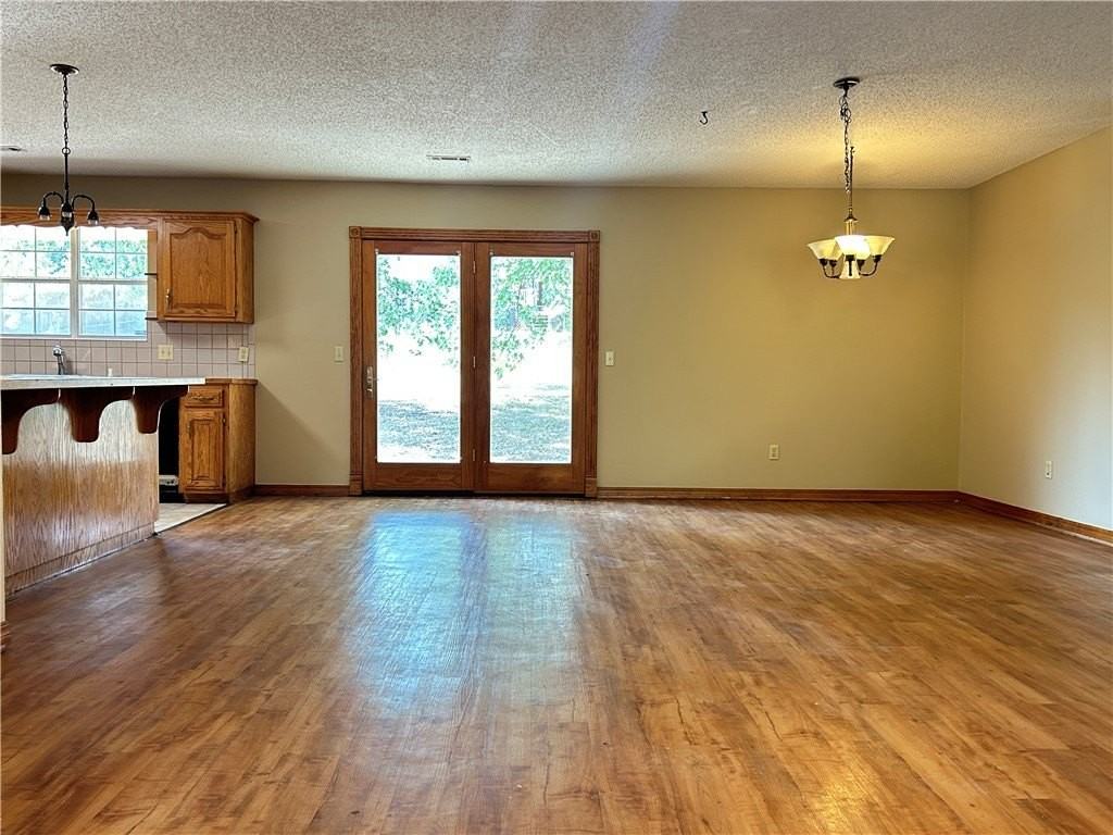 2905 Falcon Rd - Photo 5 of 17