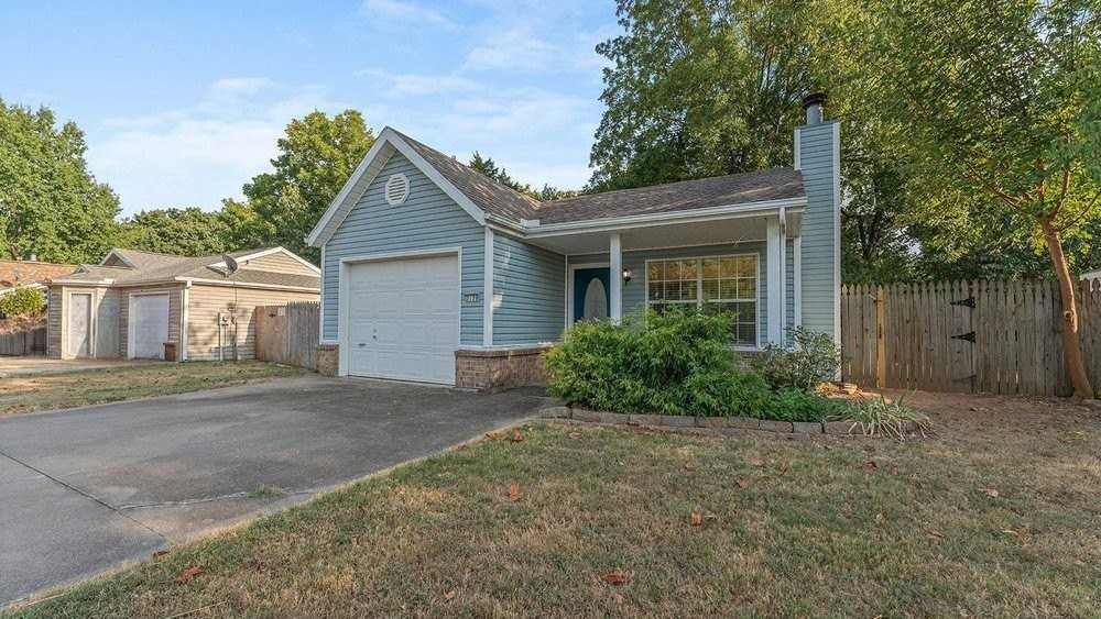 3179 W Wildflower St - Photo 2 of 15