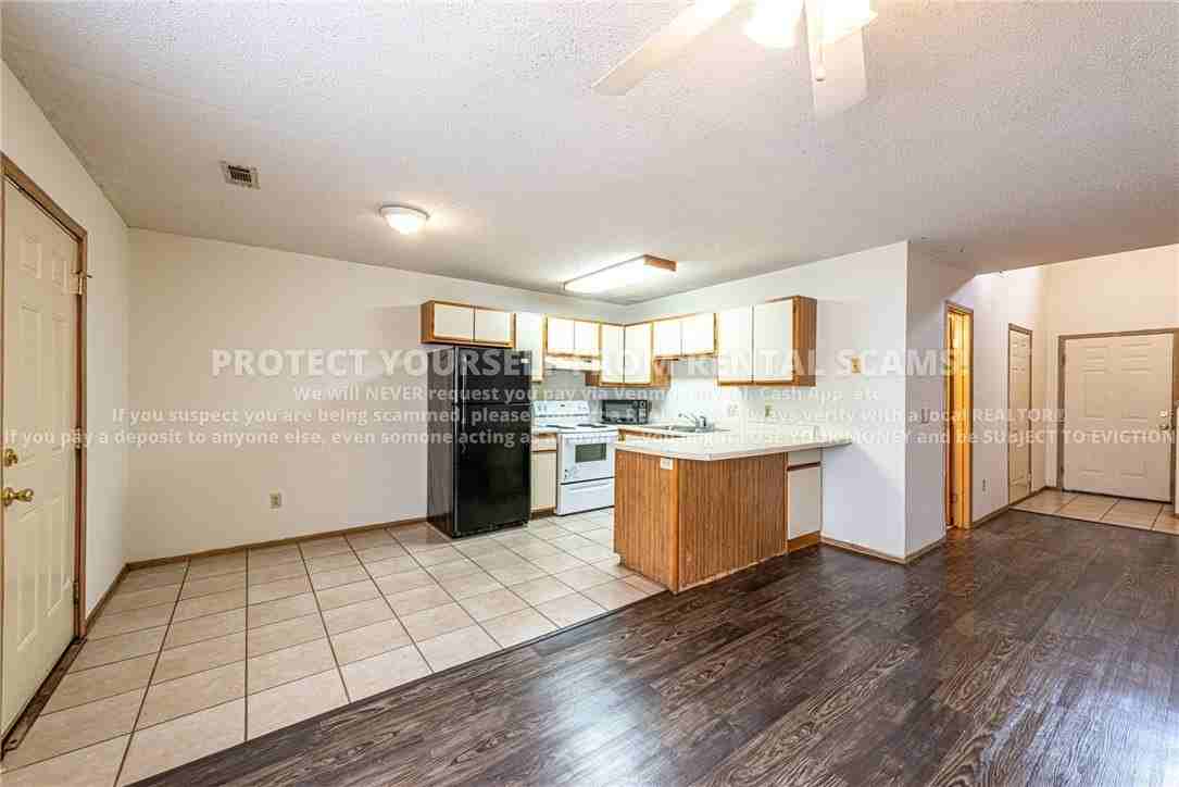684 W Martha Dr - Photo 5 of 13