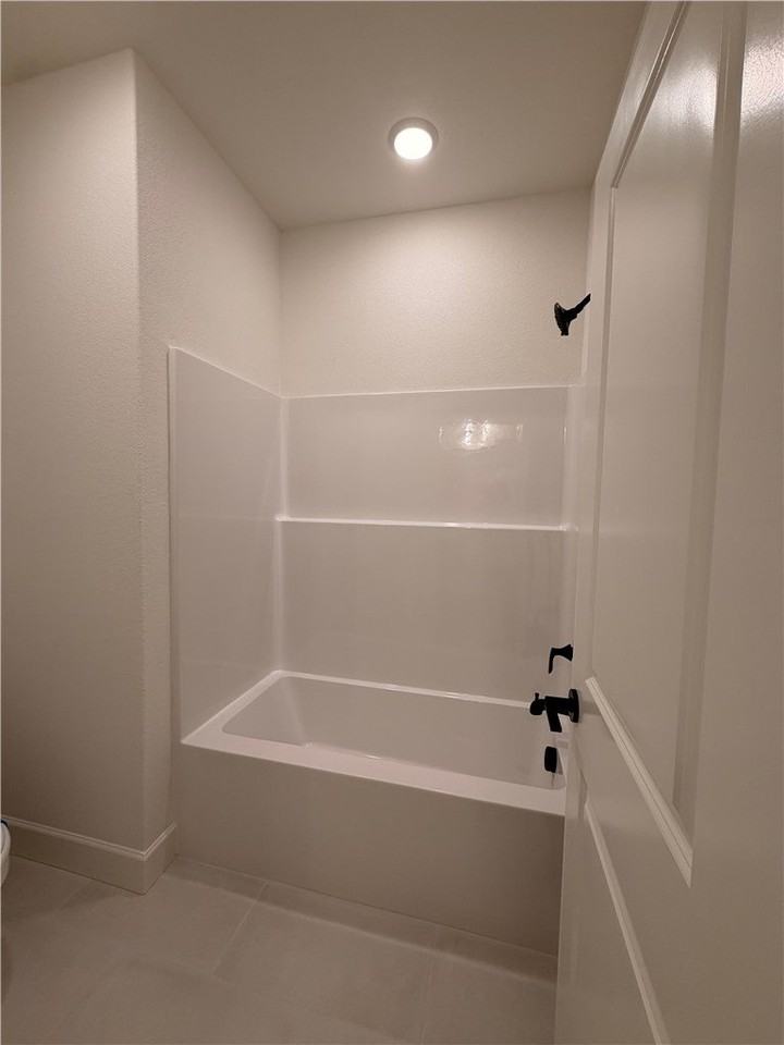 1230 Fierce Ln - Photo 2 of 36