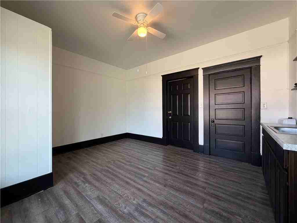 401 E Twin Springs St #2 - Photo 4 of 11