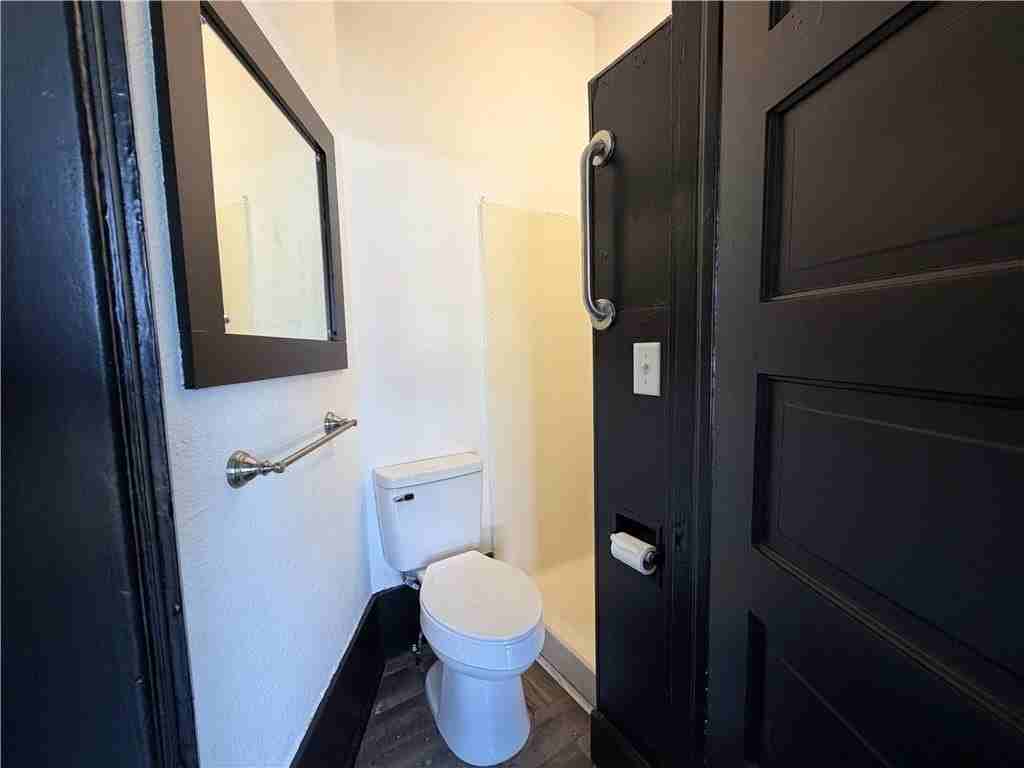 401 E Twin Springs St #2 - Photo 6 of 11