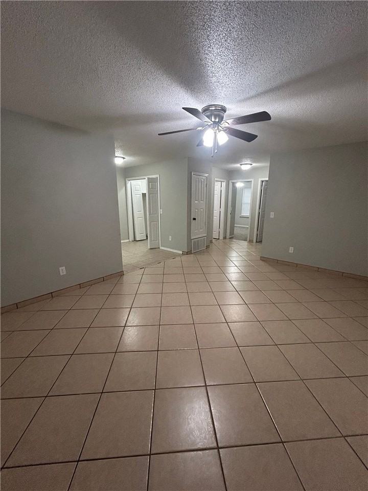3404 Sw Landau Ct #2 - Photo 2 of 10