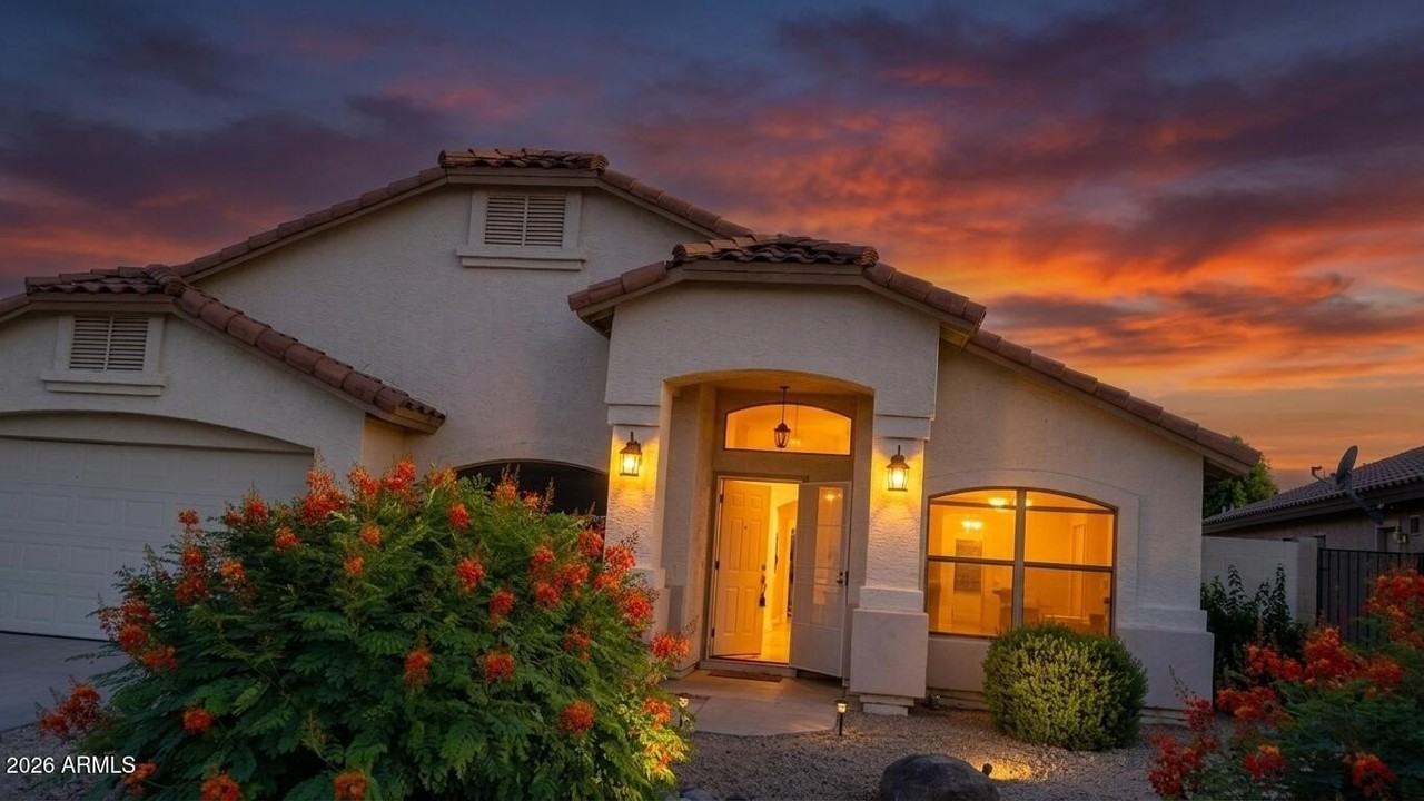 15325 W Honeysuckle Ln