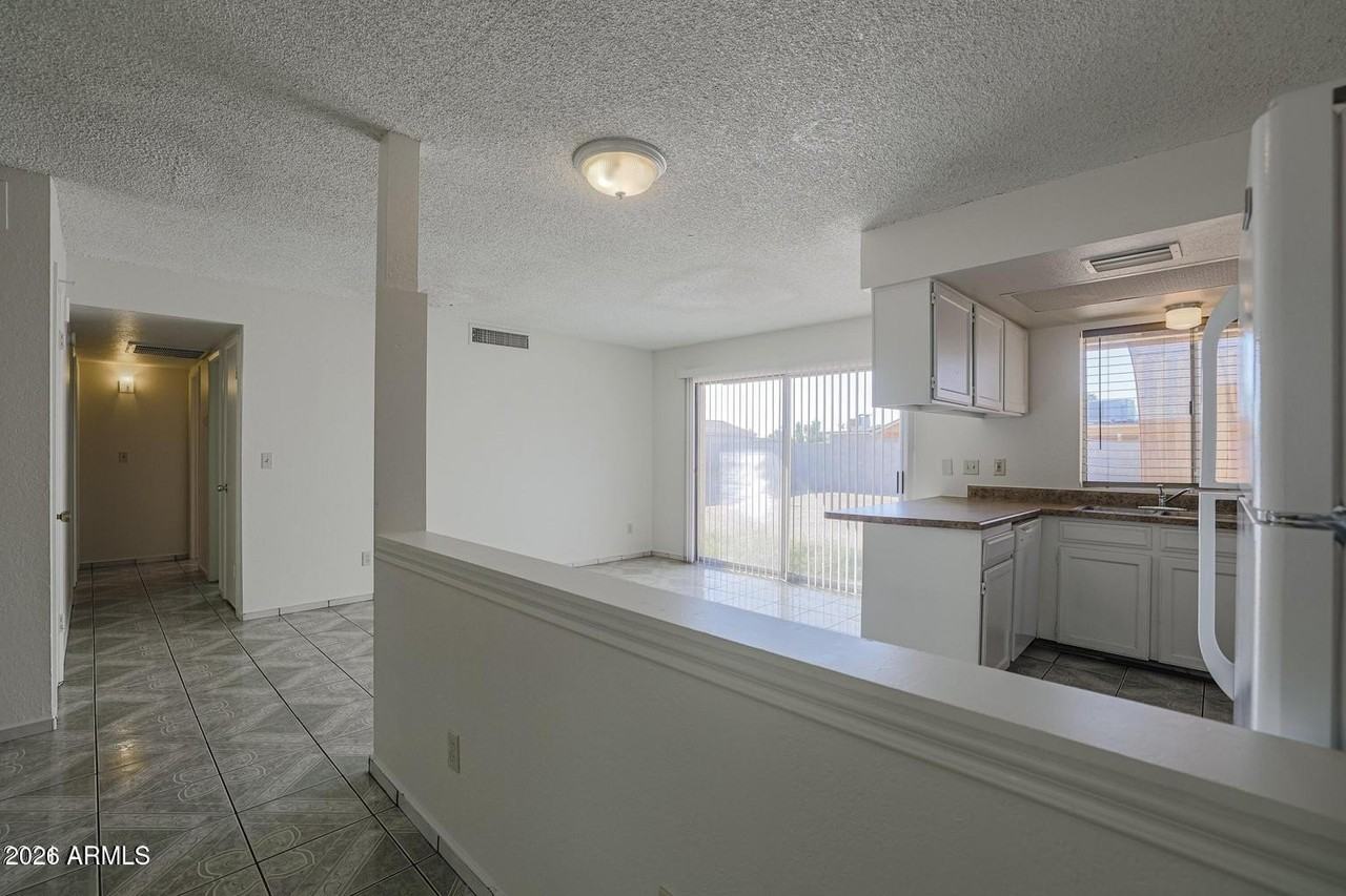 3020 N 87th Ave - Photo 4 of 19