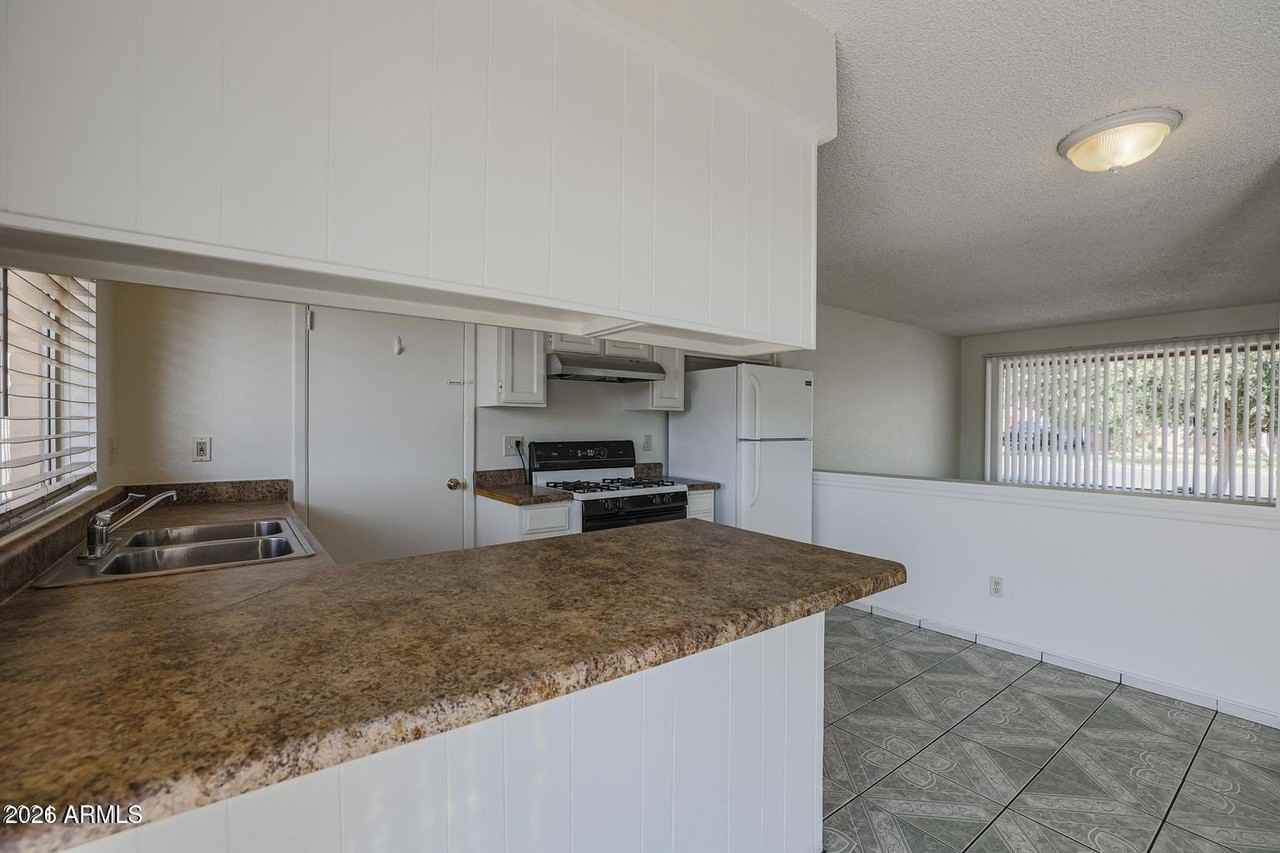 3020 N 87th Ave - Photo 7 of 19