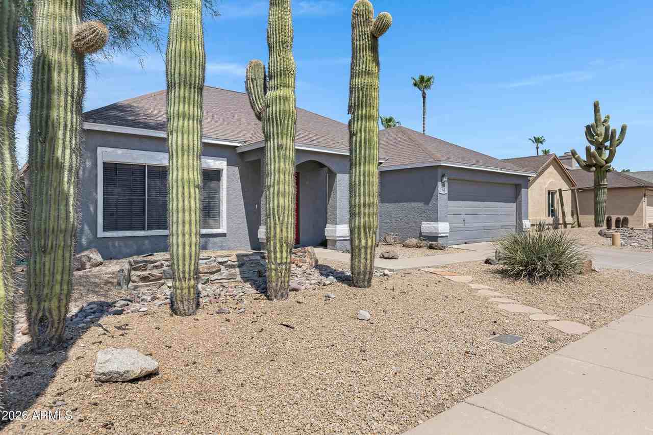 23620 N 42nd Dr - Photo 3 of 41