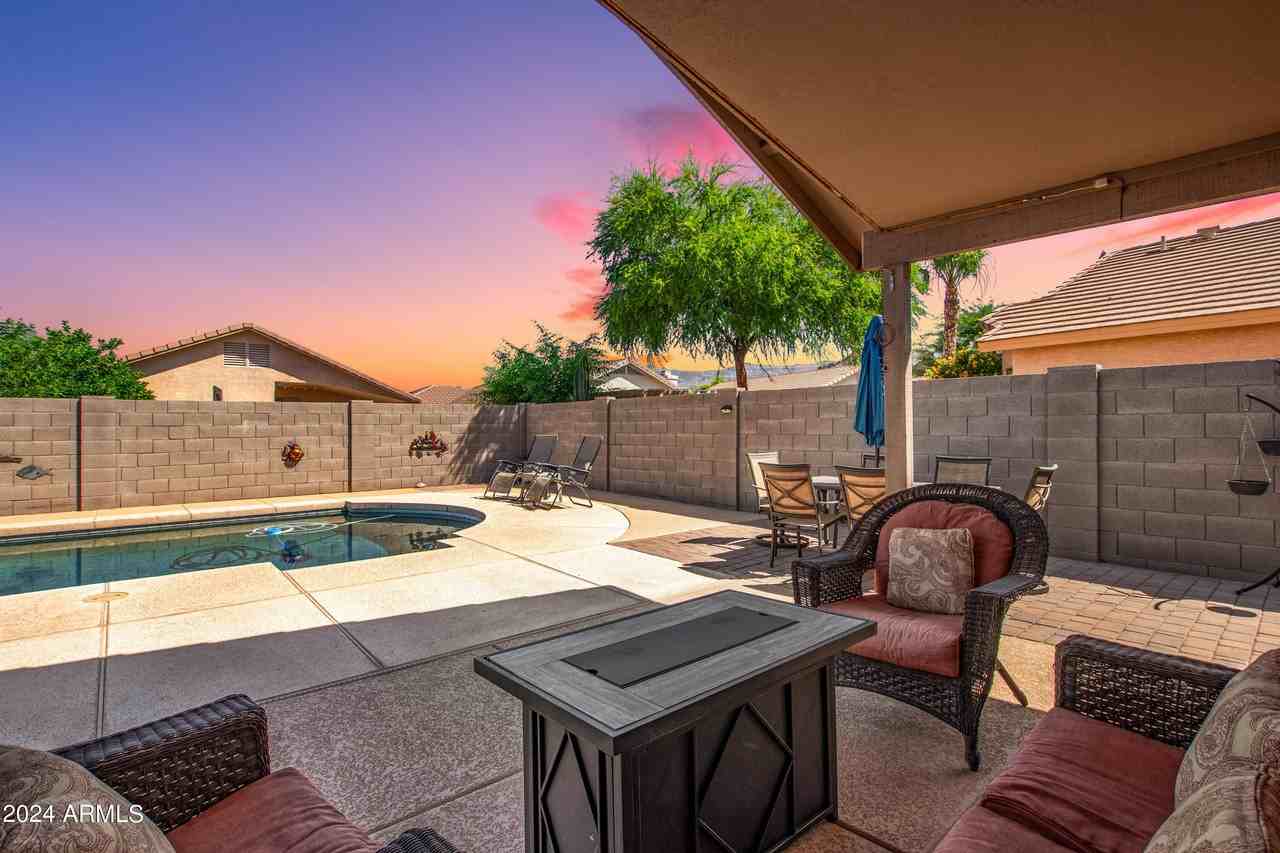 8880 E Red Mountain Ln - Photo 3 of 37