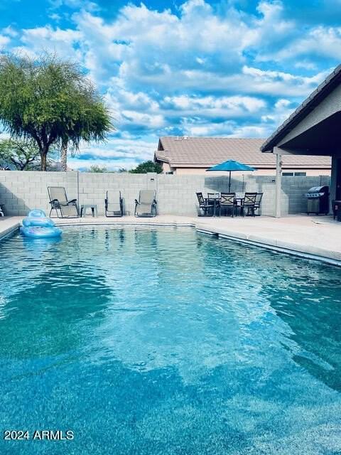 8880 E Red Mountain Ln - Photo 5 of 37