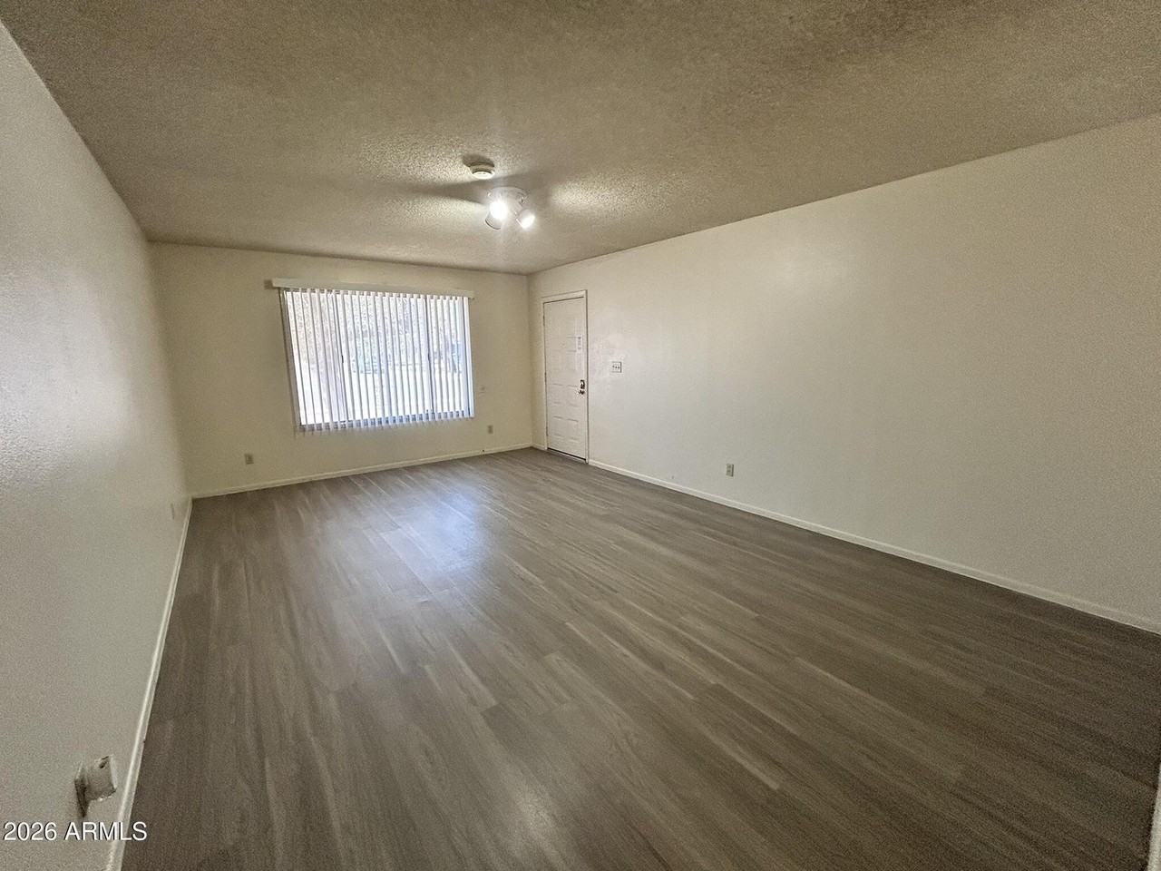 5309 S River Dr - Photo 5 of 32