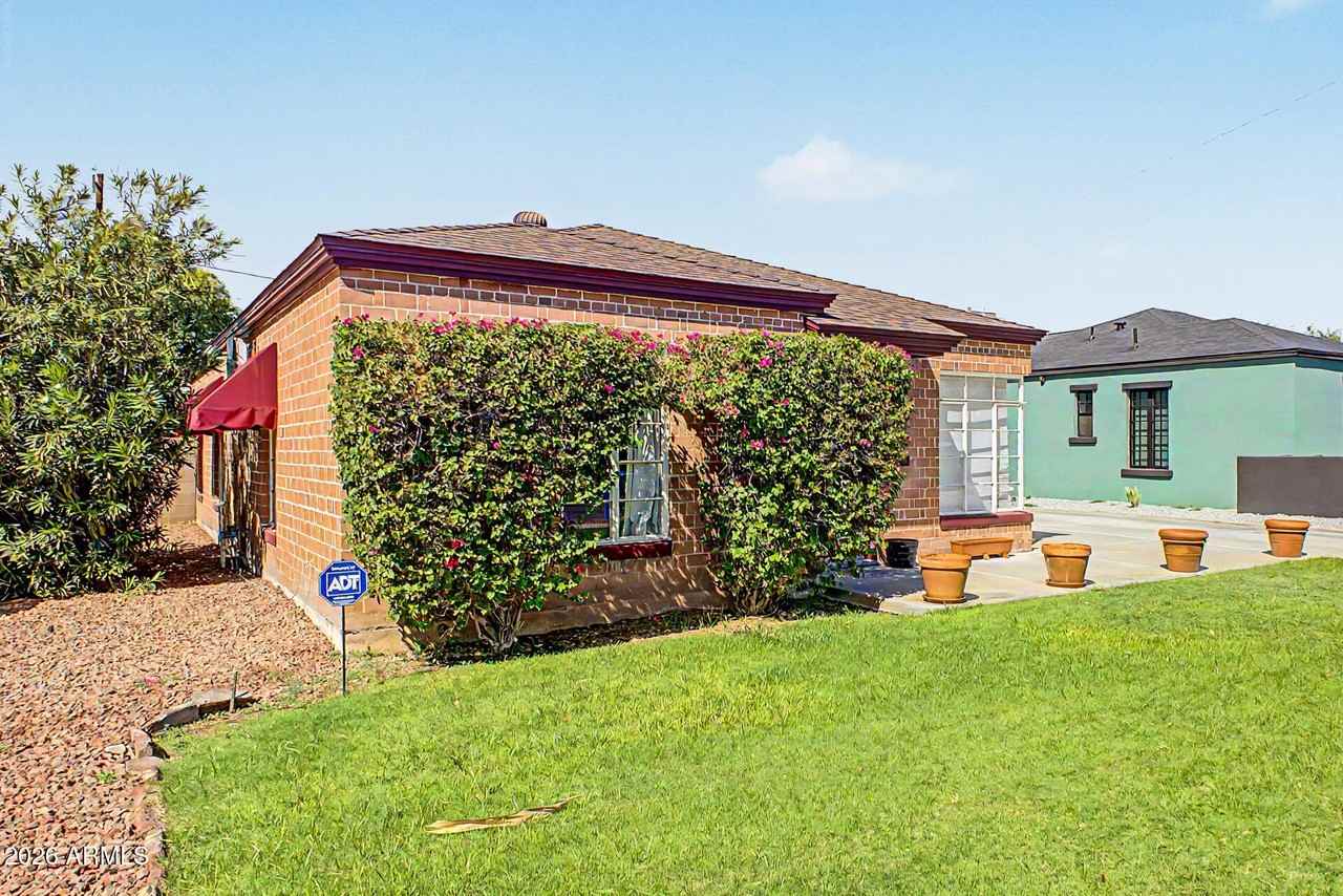 1326 E Palm Ln - Photo 4 of 35