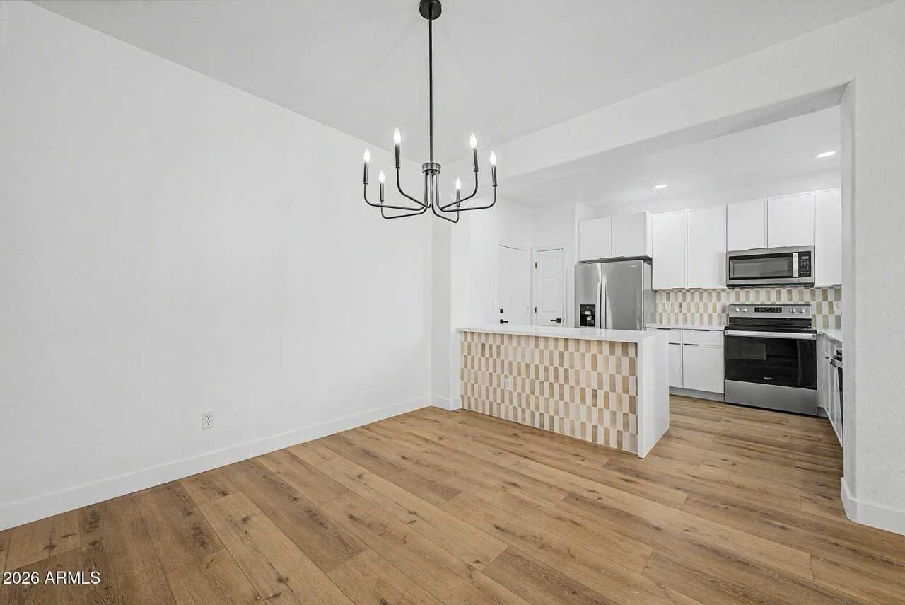 706 E Las Colinas Pl - Photo 3 of 27