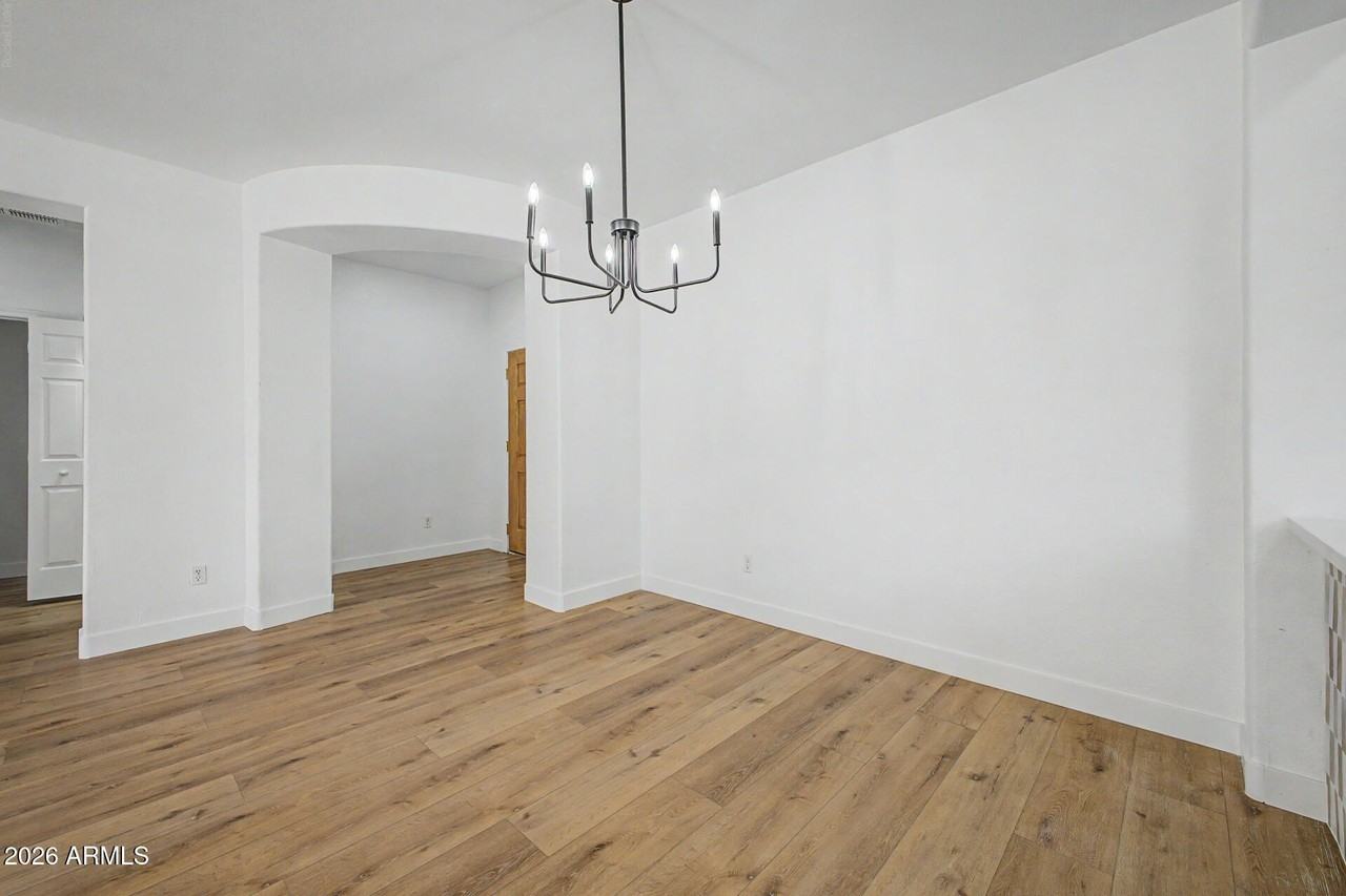 706 E Las Colinas Pl - Photo 4 of 27