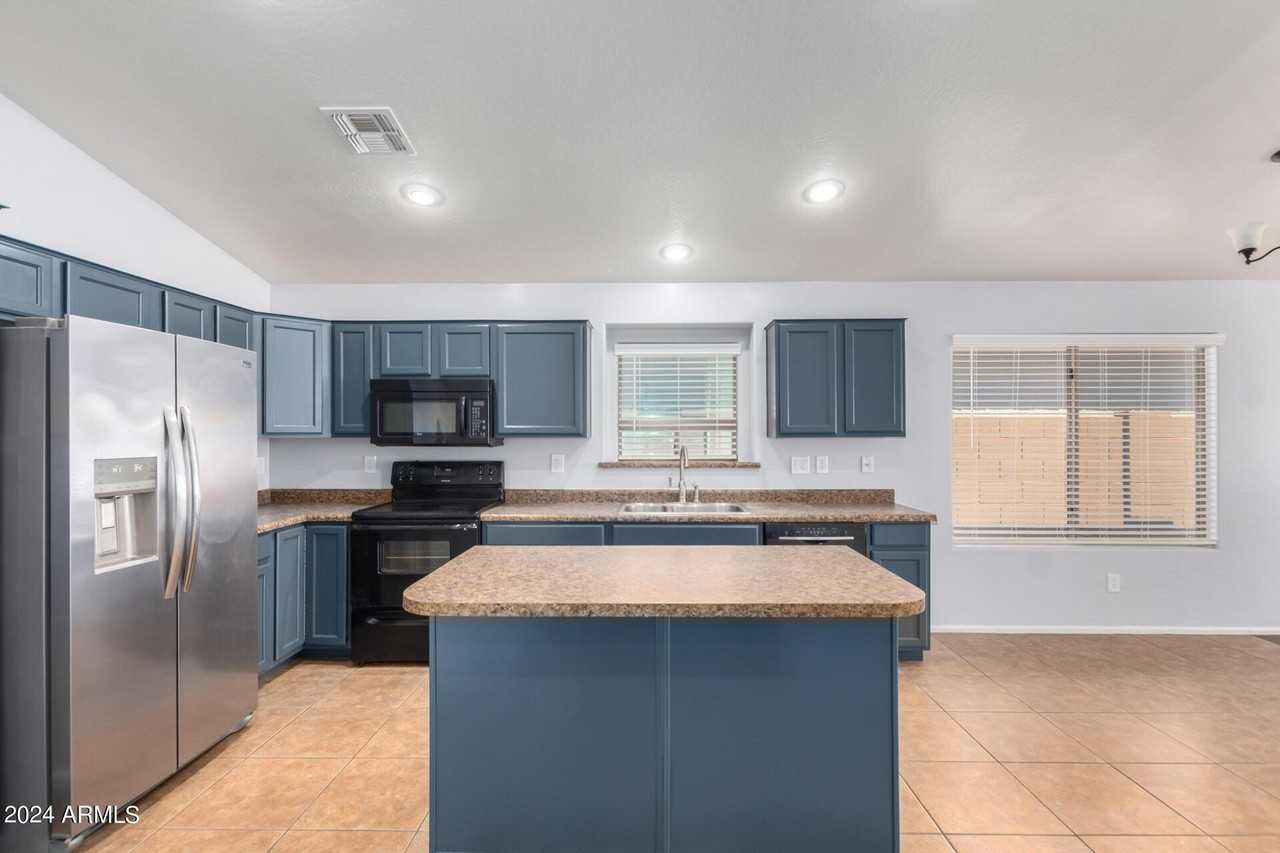 45127 W Jack Rabbit Trl - Photo 4 of 25