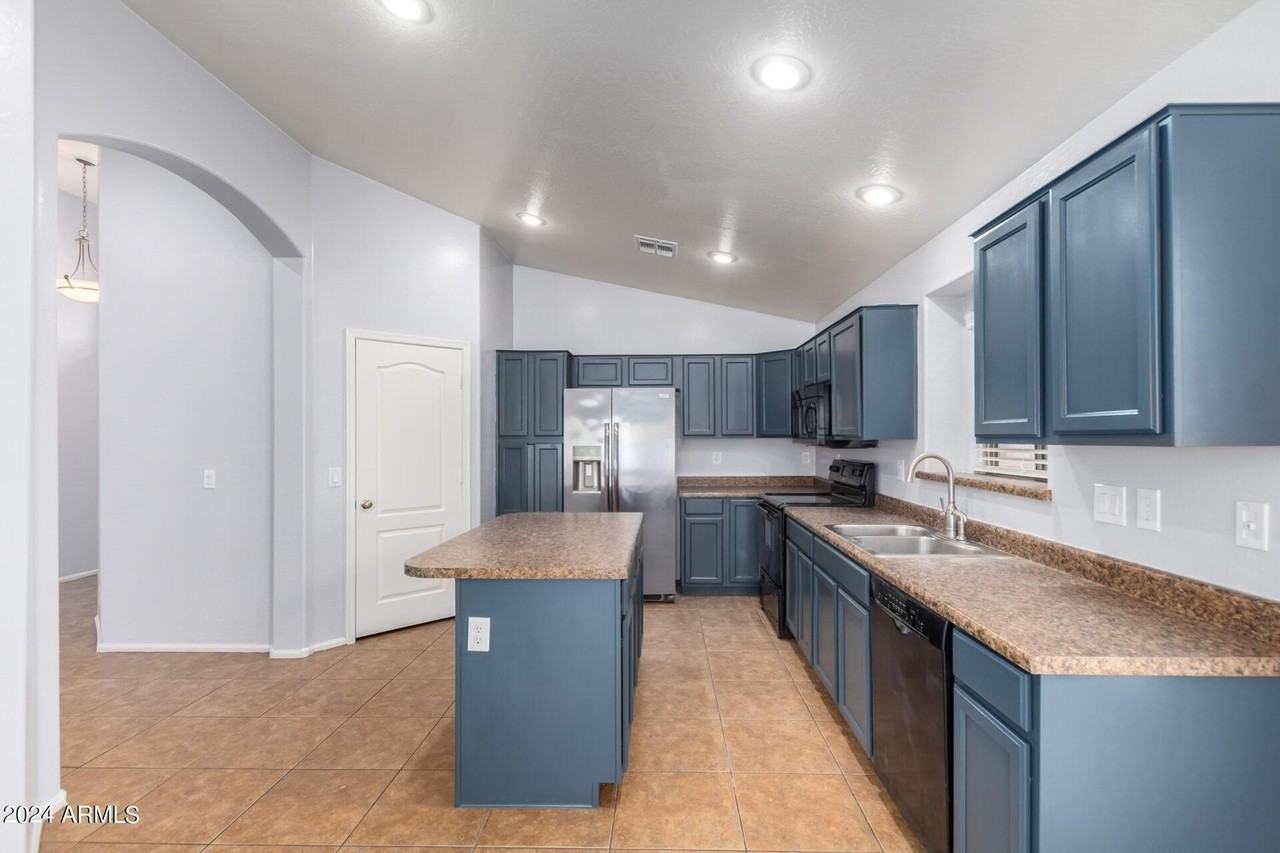 45127 W Jack Rabbit Trl - Photo 6 of 25