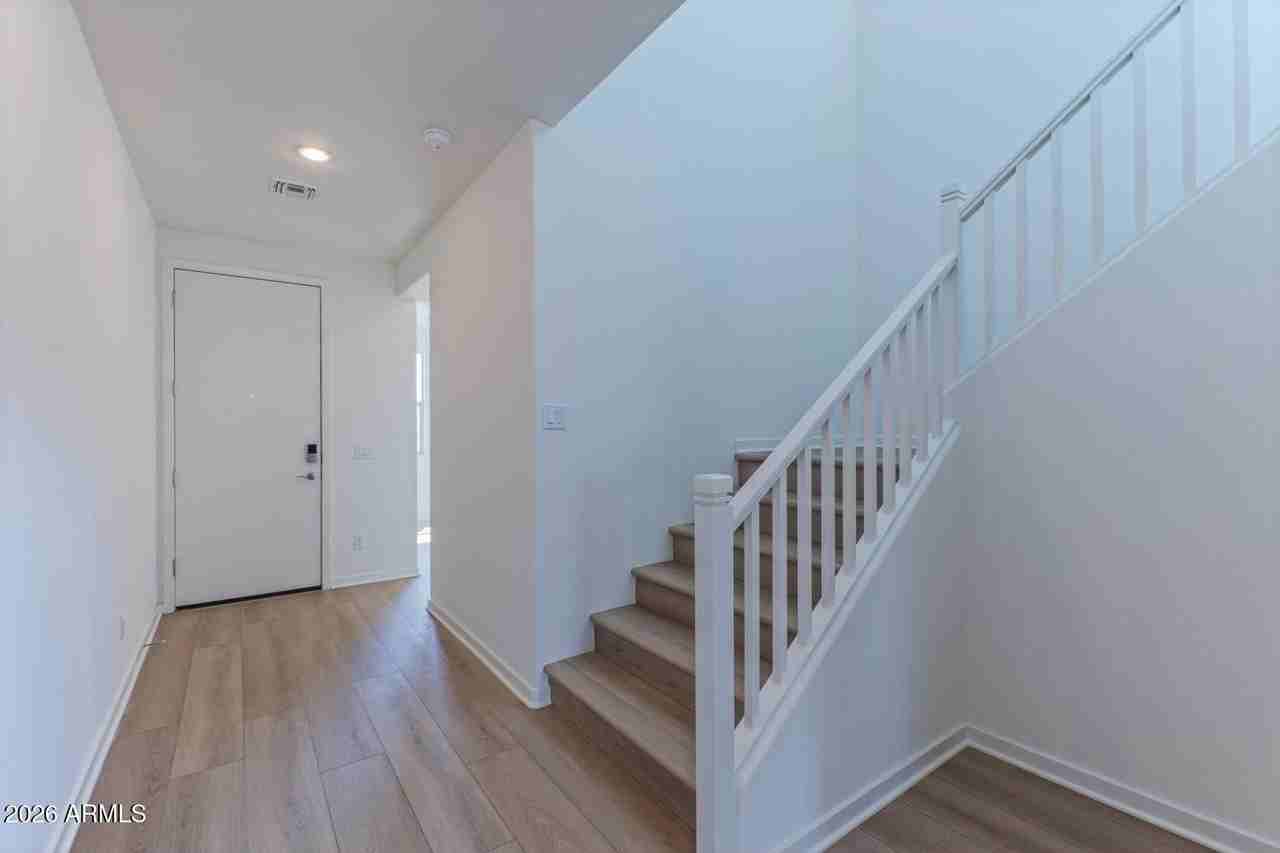 11586 N Fredericksburg St - Photo 2 of 31