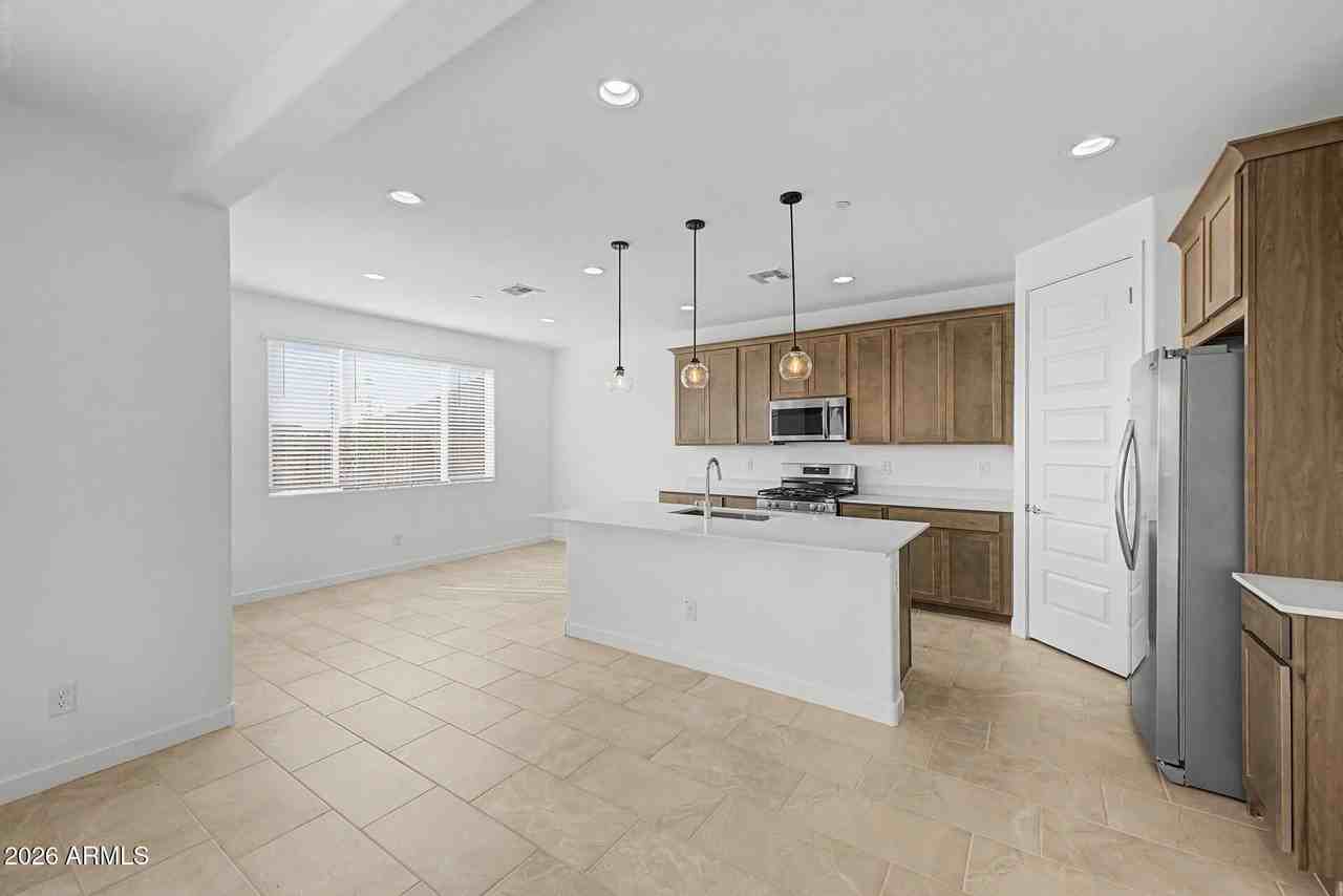 32000 N 121st Ave - Photo 4 of 23