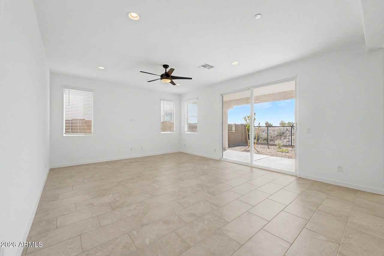32000 N 121st Ave - Photo 6 of 23