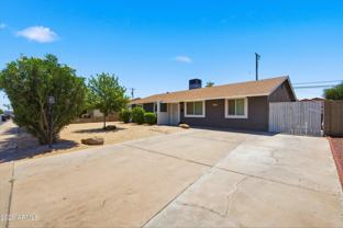 1015 E Marigold Ln - Photo 1 of 1