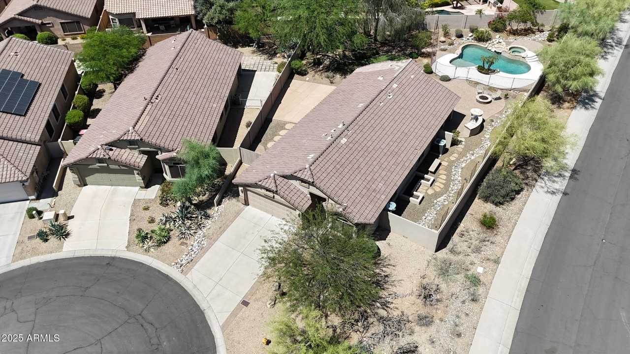 10278 E Blanche Dr - Photo 5 of 50