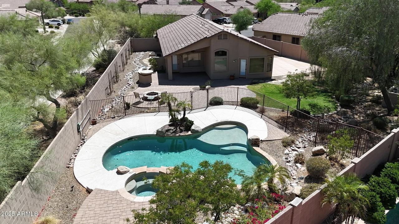 10278 E Blanche Dr - Photo 6 of 50