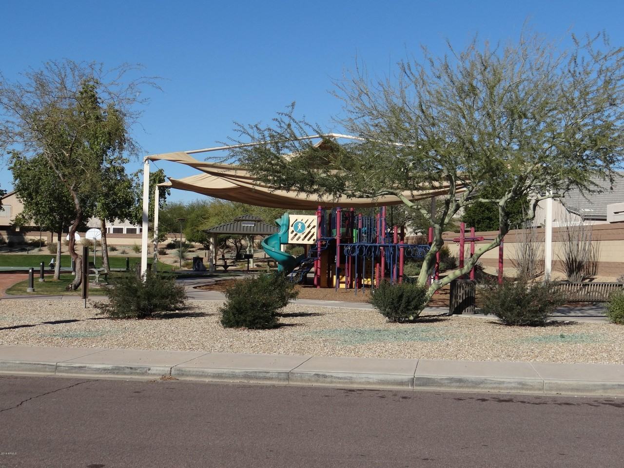 10331 W Carlota Ln - Photo 4 of 38