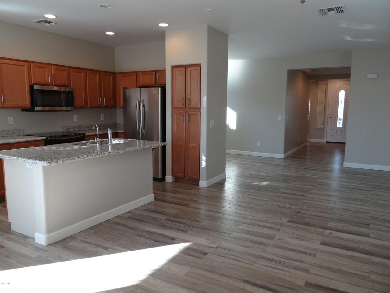 10331 W Carlota Ln - Photo 5 of 38