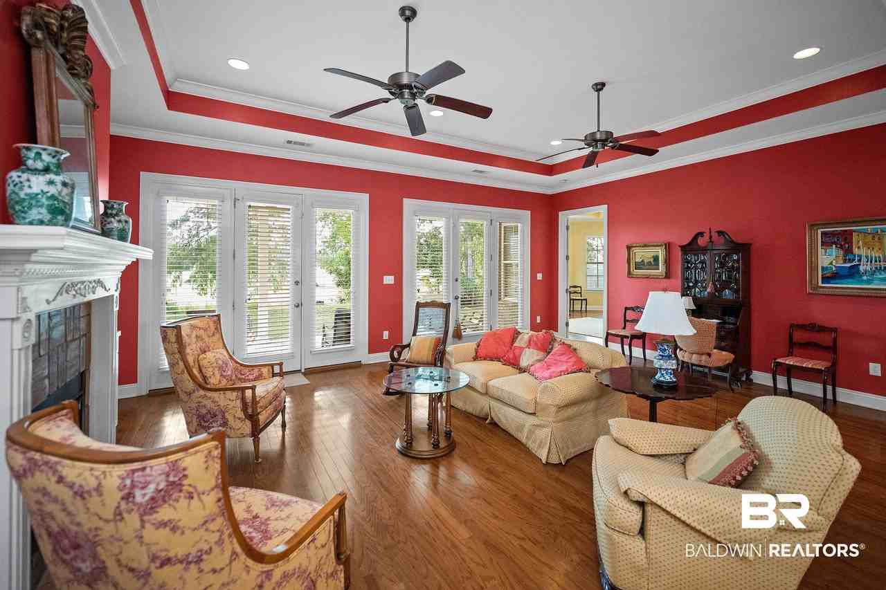 632 Magnolia Cir - Photo 2 of 18