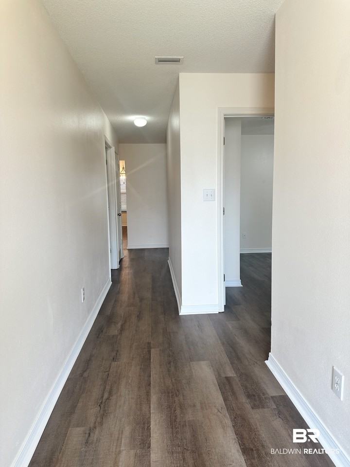 2700 Hampton Park Cir - Photo 2 of 17