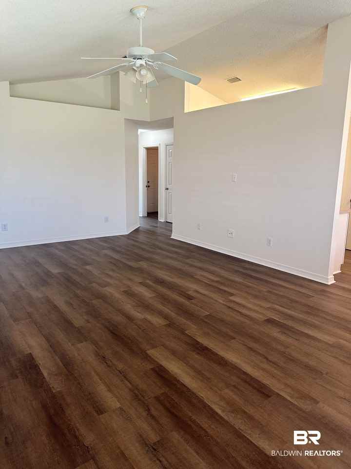 2700 Hampton Park Cir - Photo 3 of 17