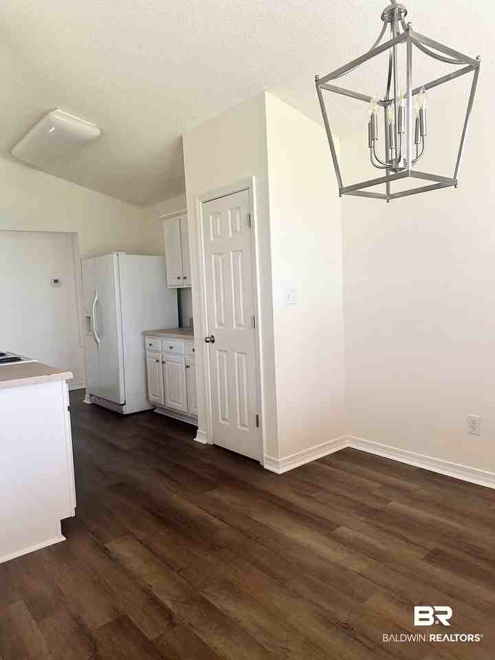 2700 Hampton Park Cir - Photo 5 of 17