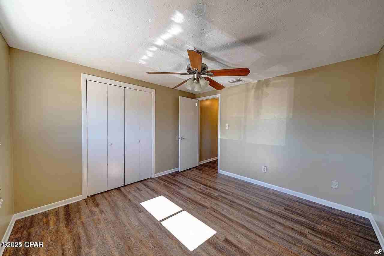 706 W 26th St - Photo 6 of 18