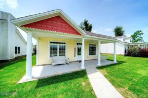featured image of 4021 Oak Forest Dr