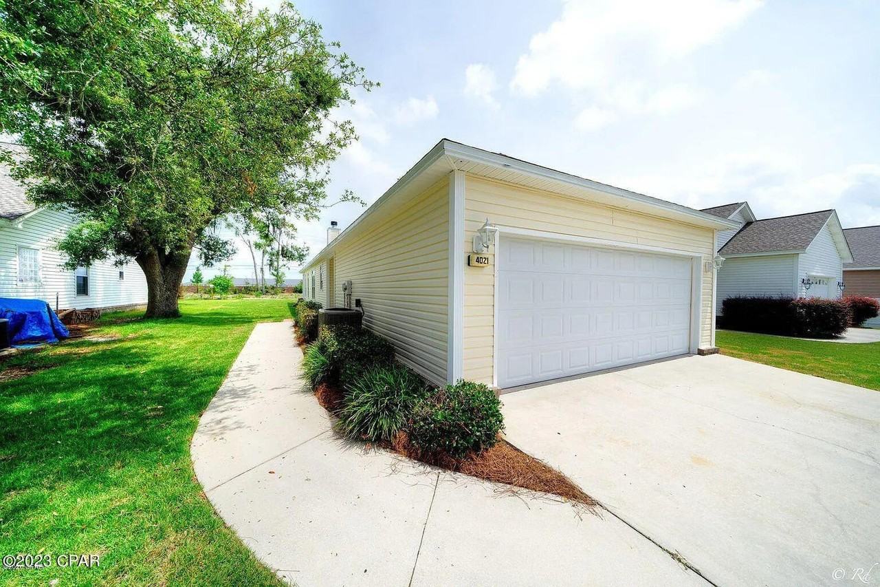 4021 Oak Forest Dr - Photo 3 of 28