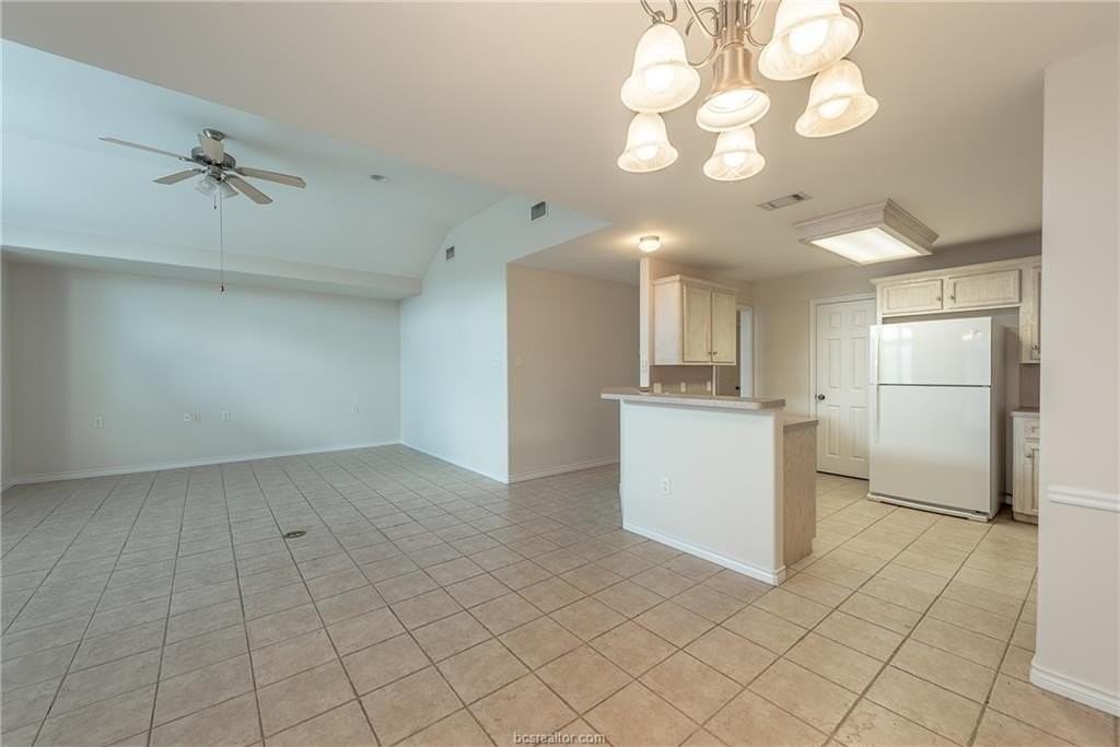 1004 Crepe Myrtle Ct - Photo 6 of 22
